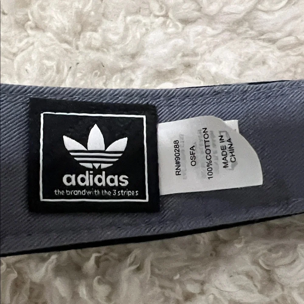 New - Adidas Black and White Sports Visor - Picture 2 of 3